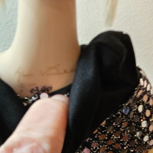 18 inch tall Gloria Vanderbilt Porcelain Doll - Picture 8 of 14